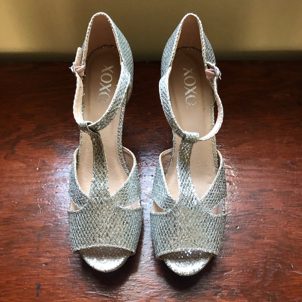 XOXO Julia silver glitter heels